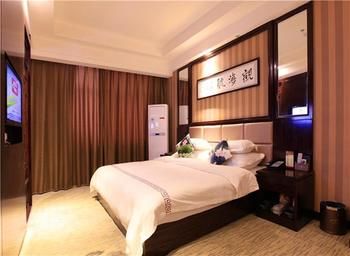 Zhangjiajie Fulante Tianmenjun Boutique Hotel (Hourong Food Street 72 Wonder Tower) 2*