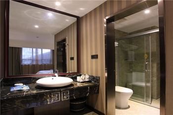 Zhangjiajie Fulante Tianmenjun Boutique Hotel (Hourong Food Street 72 Wonder Tower) 2*