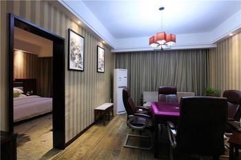 Zhangjiajie Fulante Tianmenjun Boutique Hotel (Hourong Food Street 72 Wonder Tower) 2*