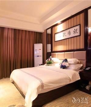 Zhangjiajie Fulante Tianmenjun Boutique Hotel (Hourong Food Street 72 Wonder Tower) 2*