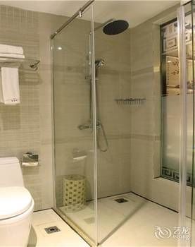 Zhangjiajie Fulante Tianmenjun Boutique Hotel (Hourong Food Street 72 Wonder Tower) 2*