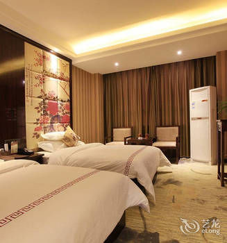 Zhangjiajie Fulante Tianmenjun Boutique Hotel (Hourong Food Street 72 Wonder Tower) 2*