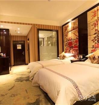Zhangjiajie Fulante Tianmenjun Boutique Hotel (Hourong Food Street 72 Wonder Tower) 2*