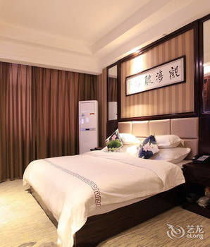 Zhangjiajie Fulante Tianmenjun Boutique Hotel (Hourong Food Street 72 Wonder Tower) 2*