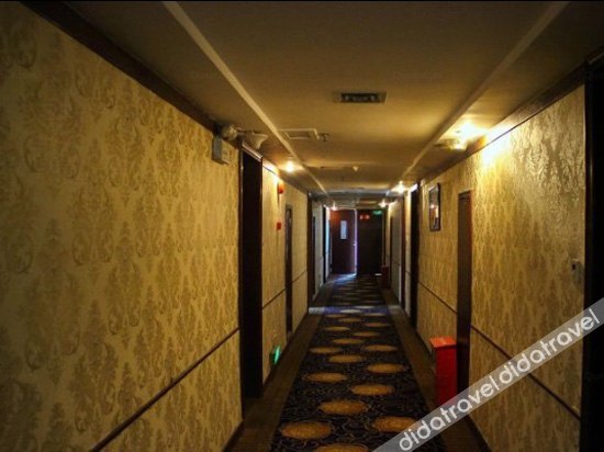 Ejura Hotel (Guangzhou North Station Branch) 3*
