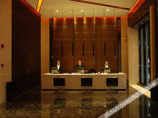 Alice Boutique Hotel (Shenzhen Baoan Honglang North Metro Station) 2*