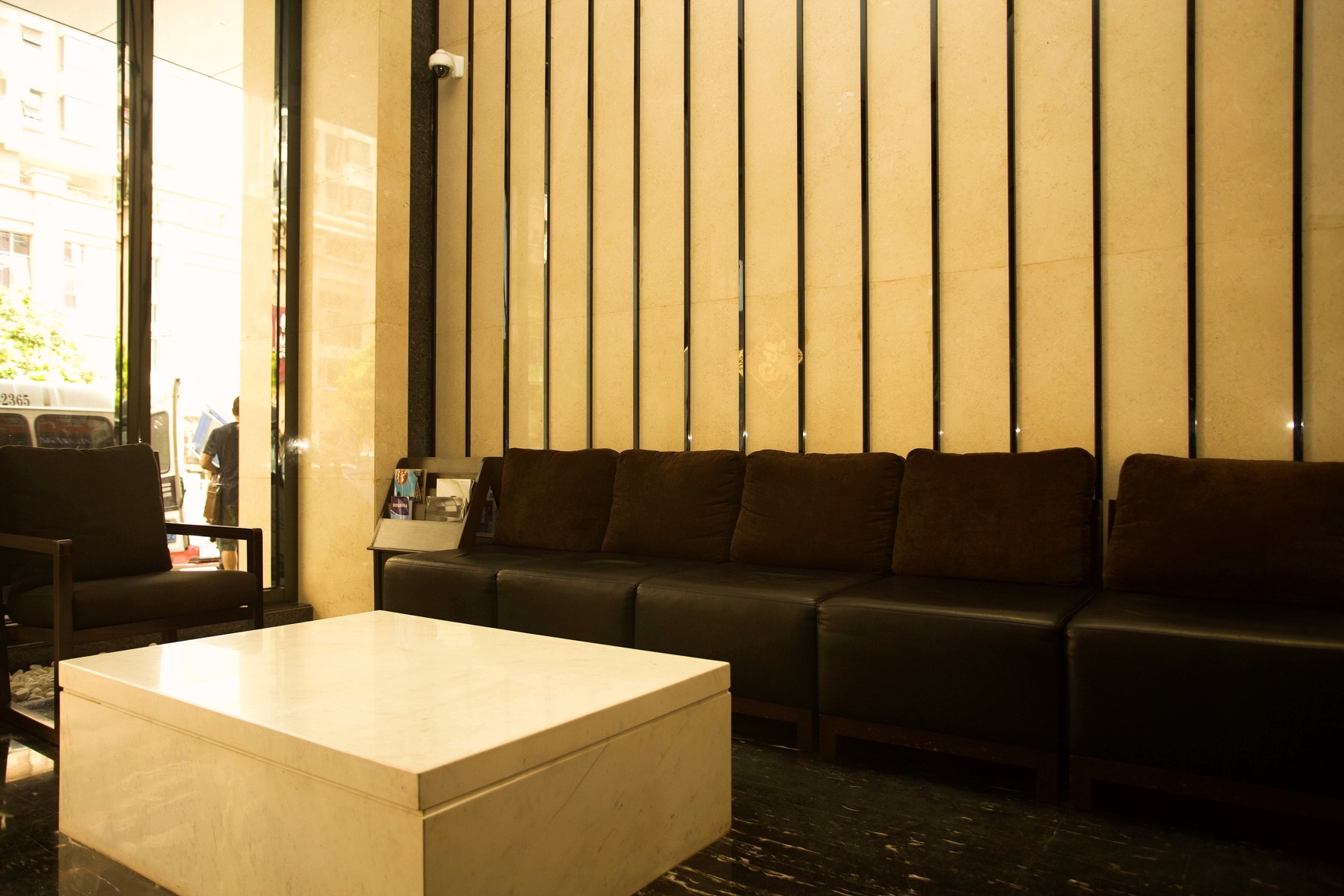 Alice Boutique Hotel (Shenzhen Baoan Honglang North Metro Station) 2*