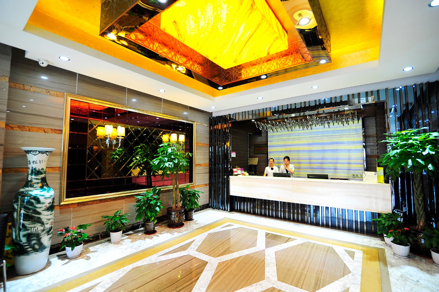 Tianhao Huaxiangcun Hotel 3*