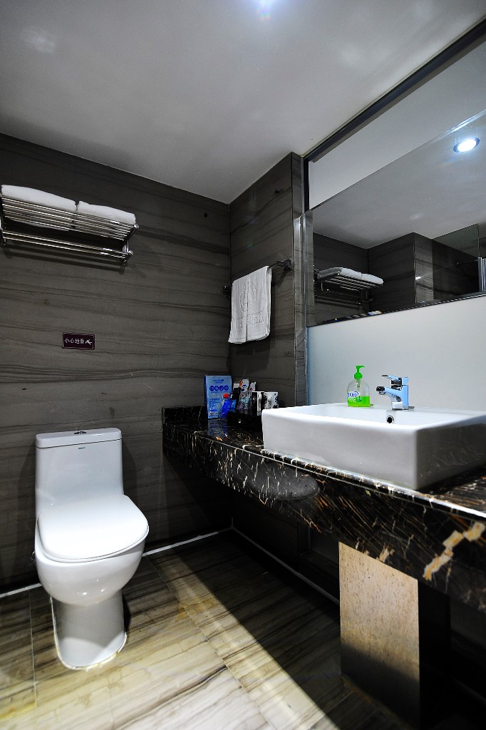 Tianhao Huaxiangcun Hotel 3*