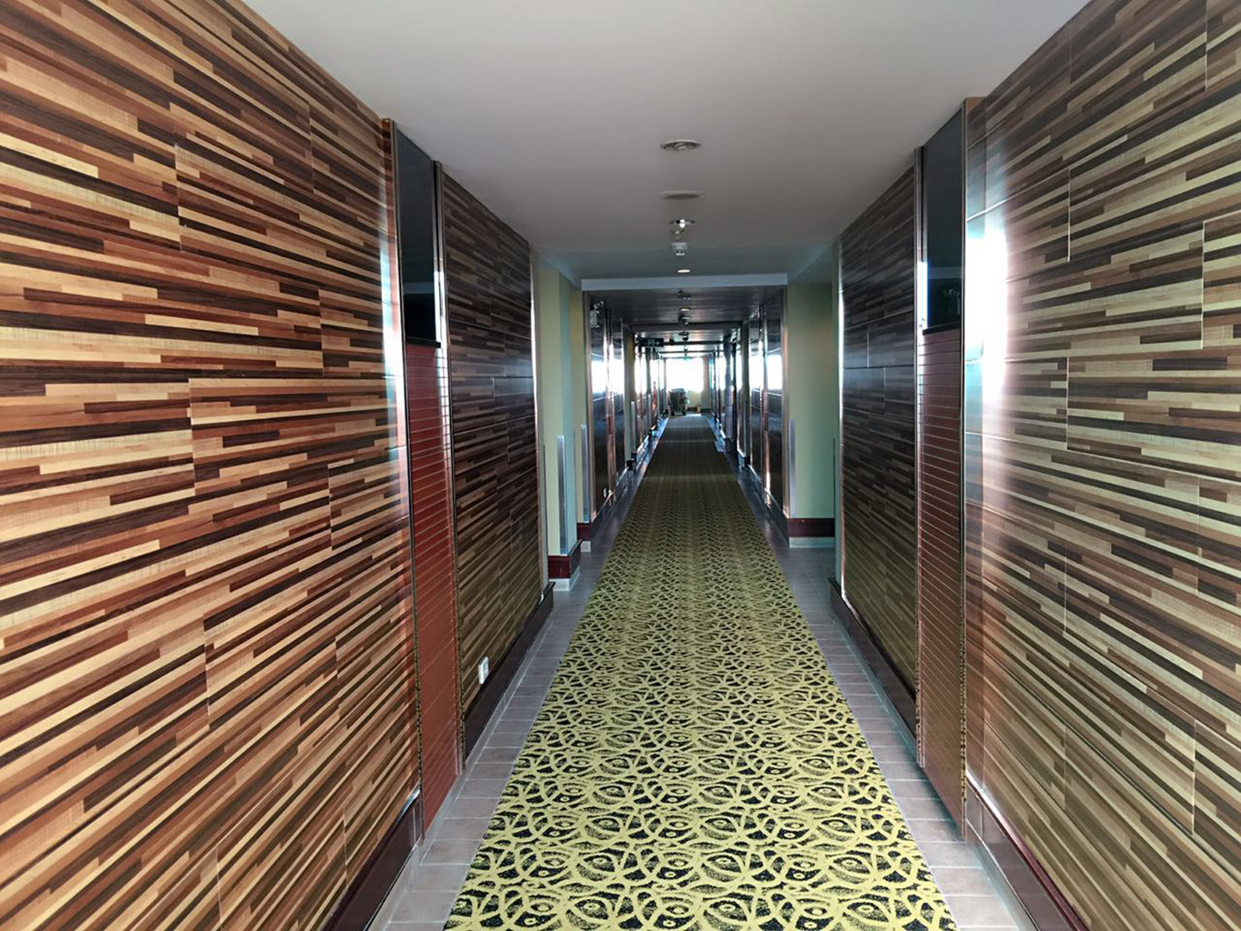 Fenghuangcheng Hotel 3*