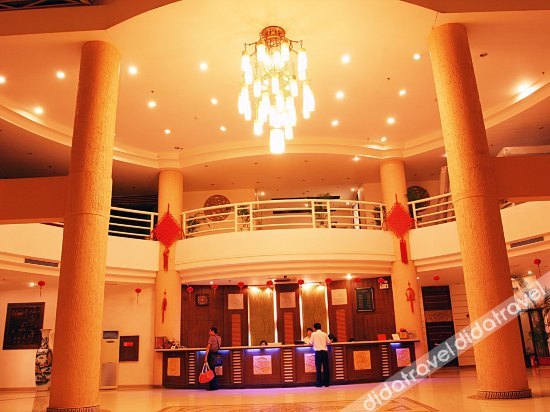 Fenghuangcheng Hotel 3*