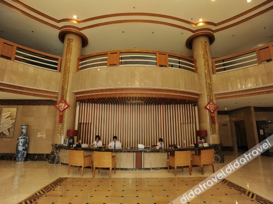 Fenghuangcheng Hotel 3*
