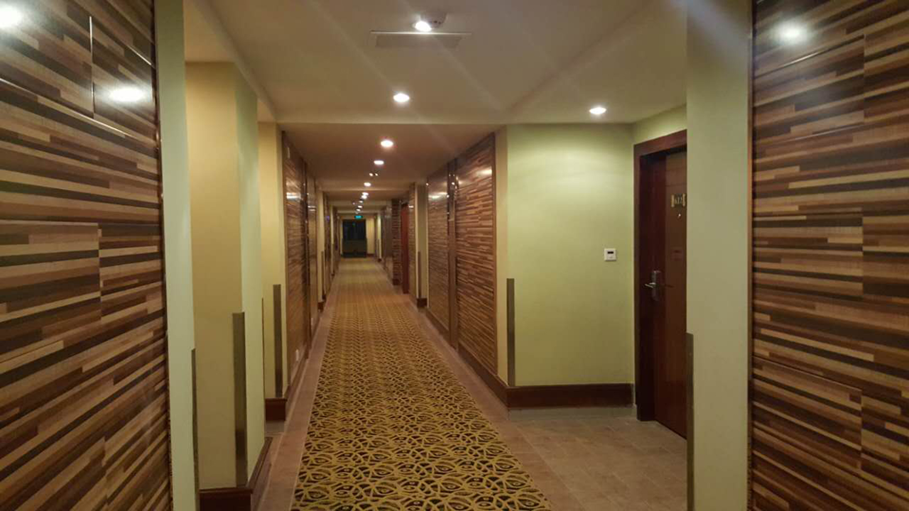 Fenghuangcheng Hotel 3*