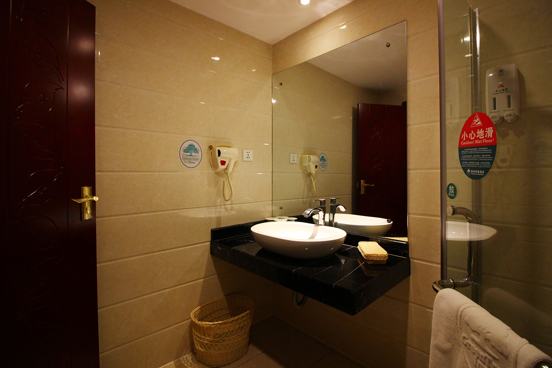 Greenwood Hotel (Zhuhai Jinwan Huafa Mall) 3*