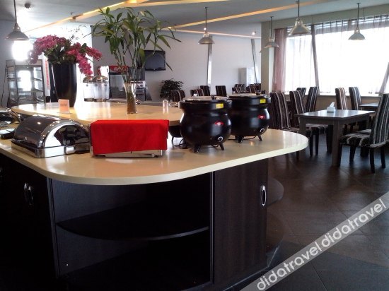 Fairyland Premium Hotel (Kunming Tuodong Sports Center Tangzixiang Metro Station) 3*