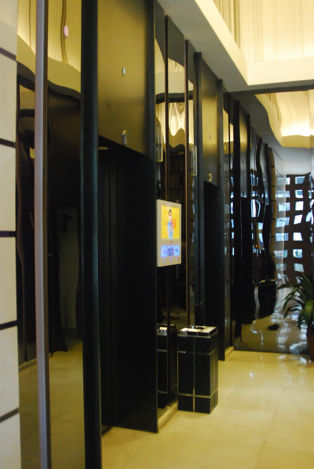 Carnival CEO Hotel (Chengdu Tianfu 3rd Street Funian Square) 0*