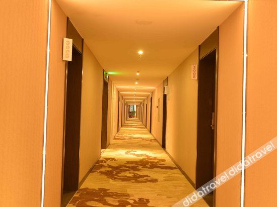 Carnival CEO Hotel (Chengdu Tianfu 3rd Street Funian Square) 0*