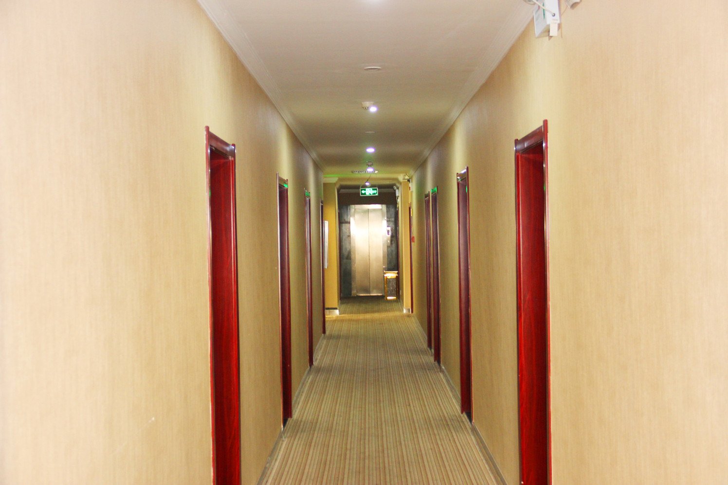 Chushang Hotel 2*