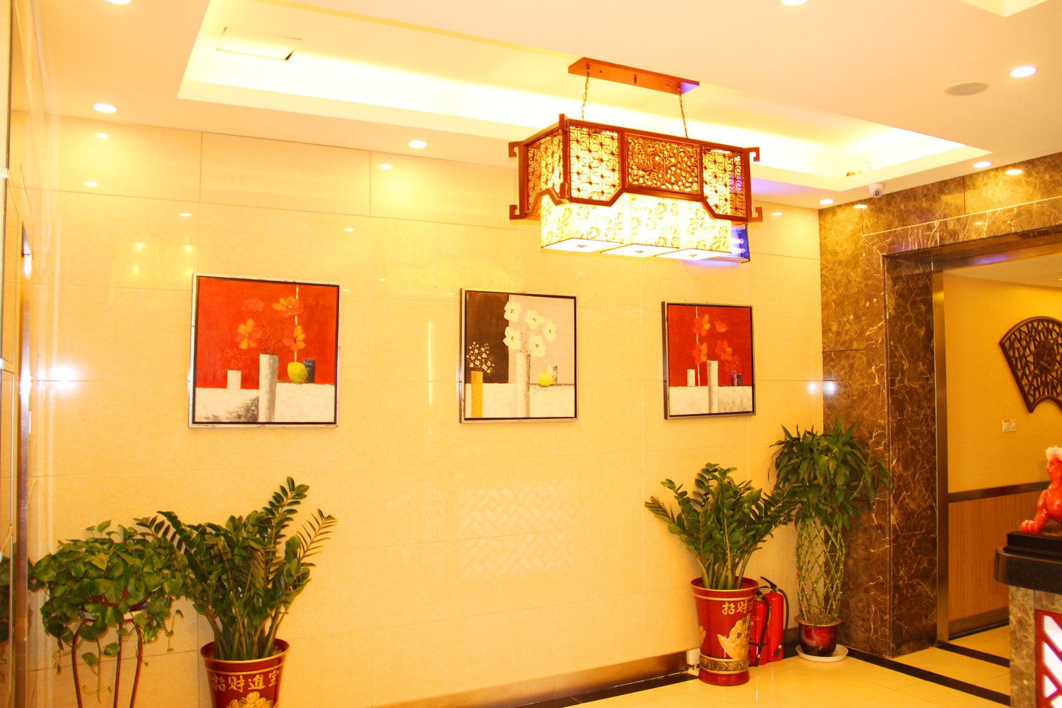 Chushang Hotel 2*