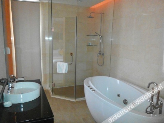 Baoshi Hotel 3*