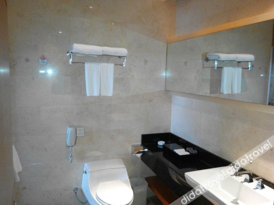 Baoshi Hotel 3*