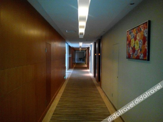 Baoshi Hotel 3*