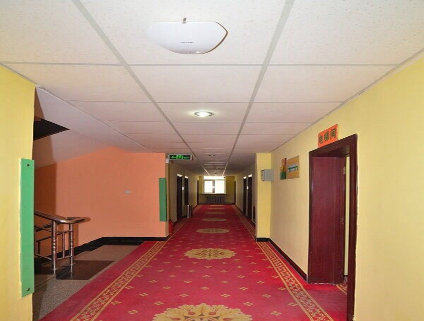 Homeinn Selected Hotel (Baotou East Station Airport) 3*