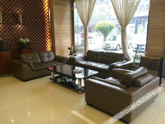 Aoyi Hotel 2*