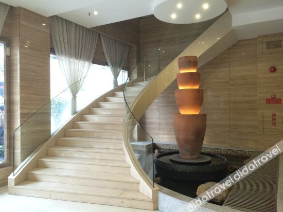 Aoyi Hotel 2*