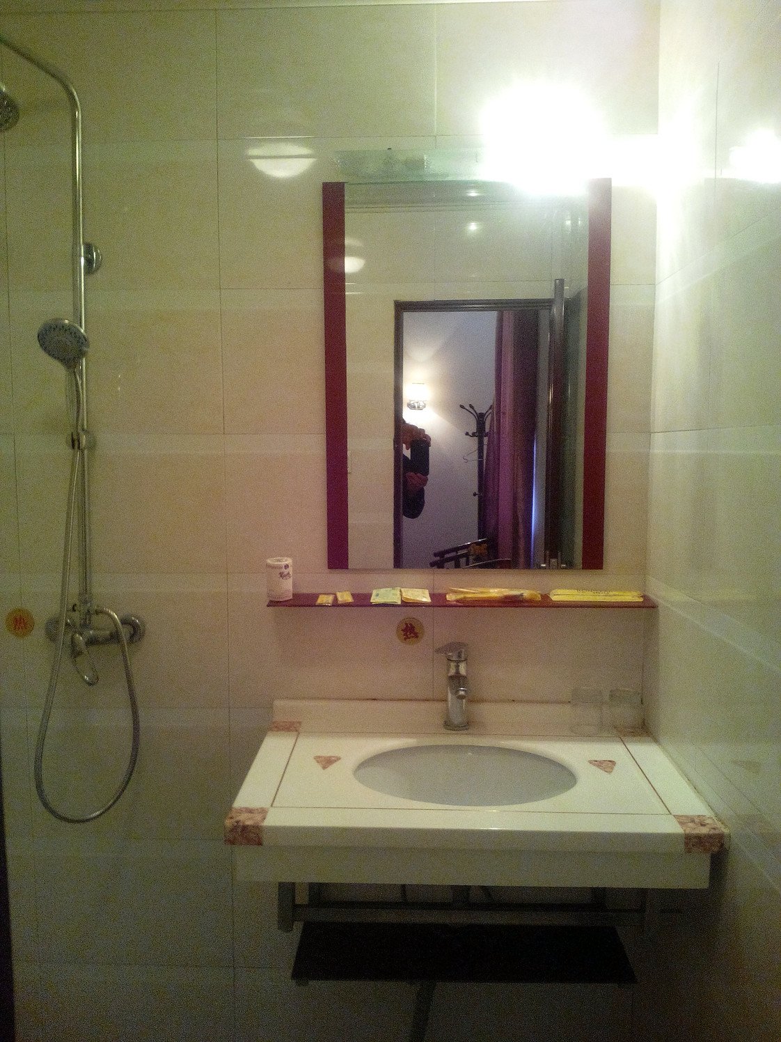 Shengshi Hotel 2*