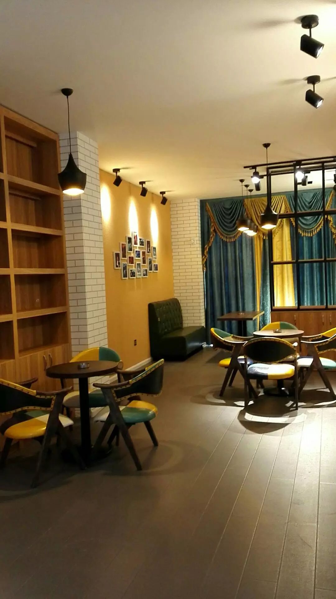 Yunzhishang Hotel ( Dali Erhai High-Speed Railway Station) 3*