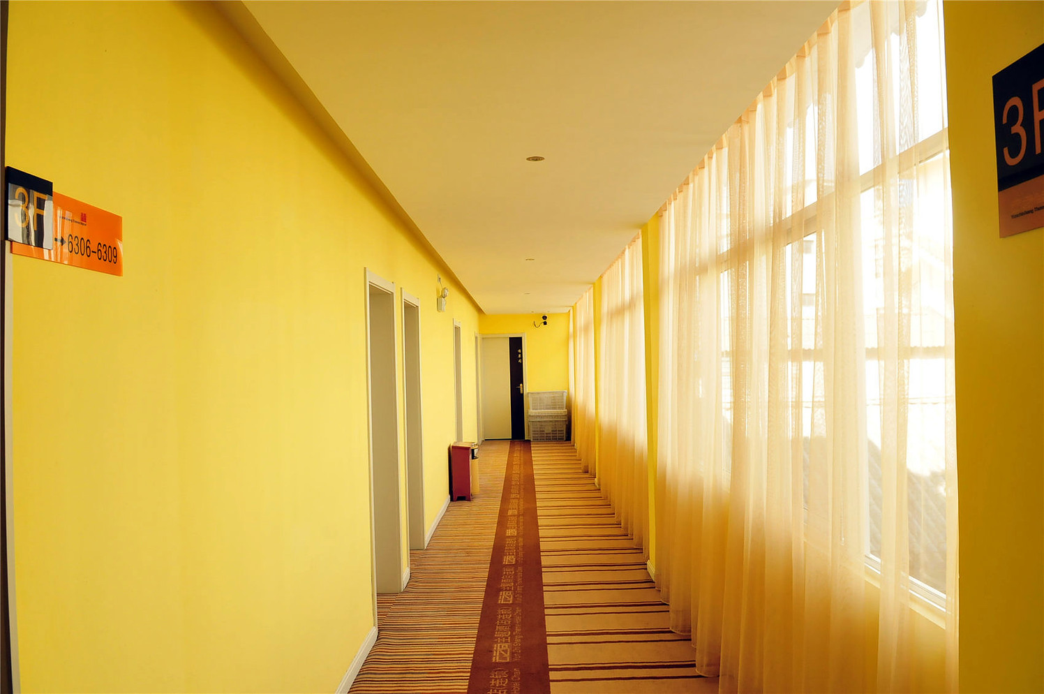 Yunzhishang Hotel ( Dali Erhai High-Speed Railway Station) 3*