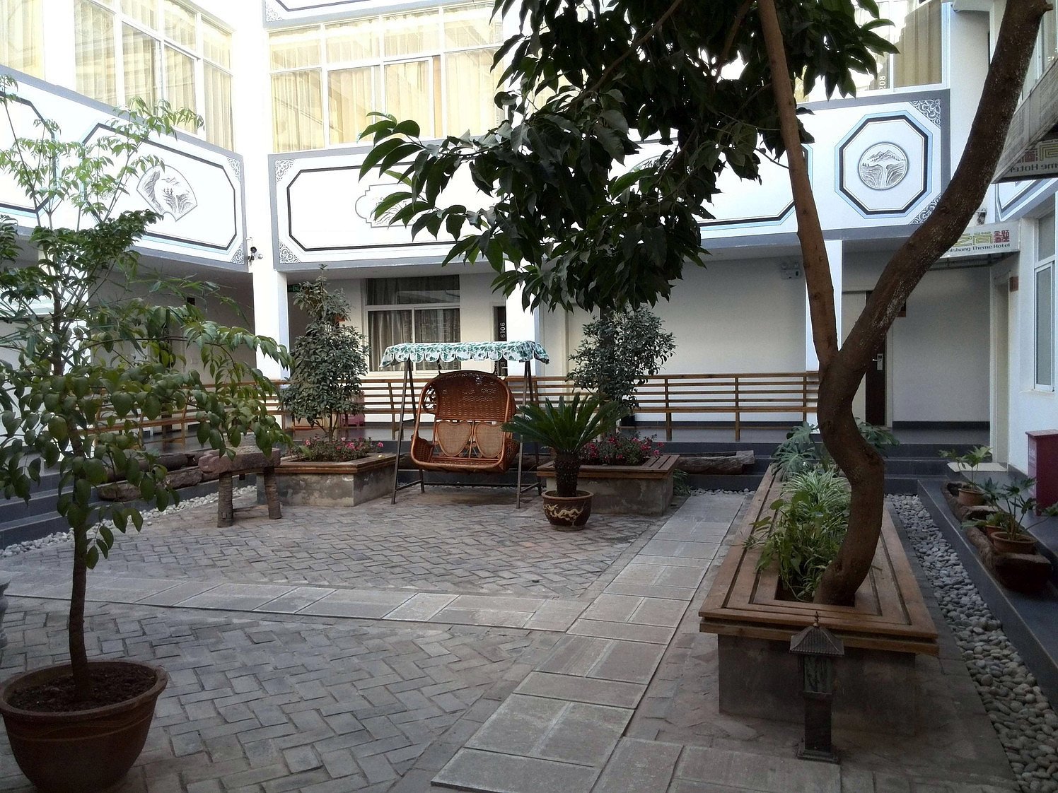 Yunzhishang Hotel ( Dali Erhai High-Speed Railway Station) 3*