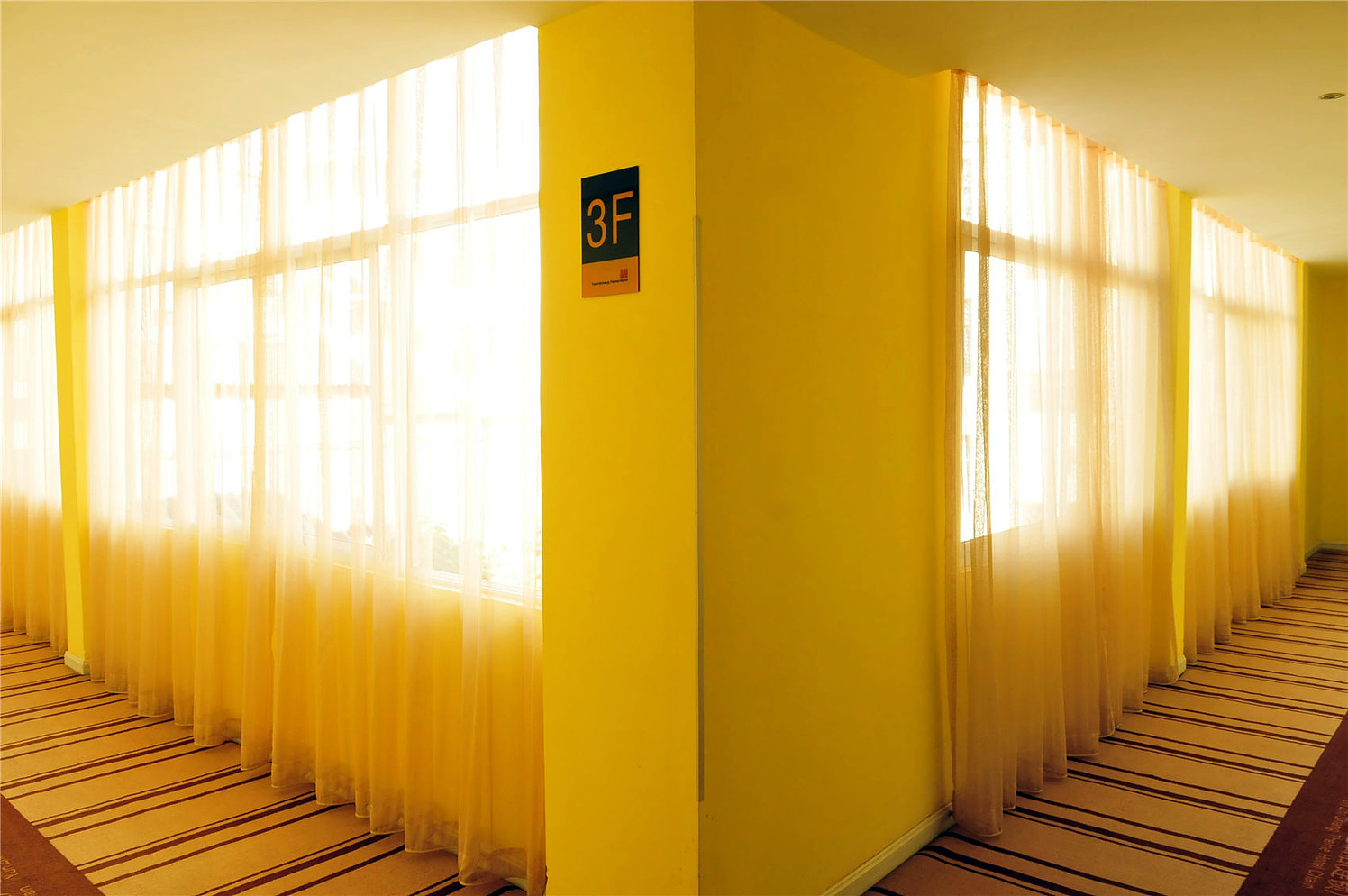 Yunzhishang Hotel ( Dali Erhai High-Speed Railway Station) 3*