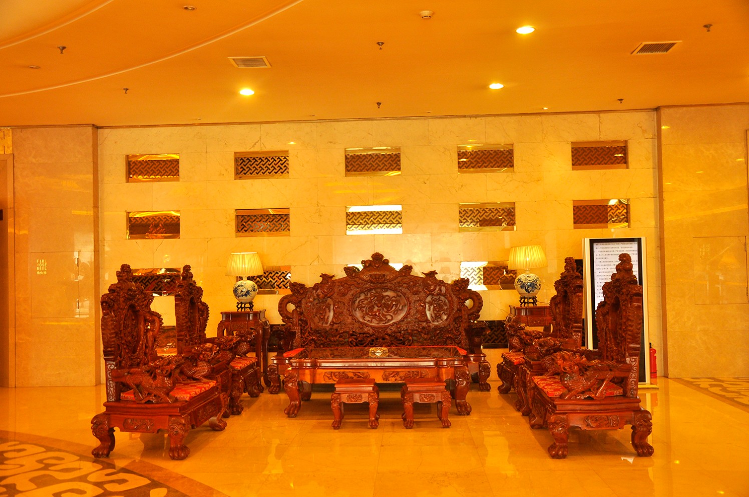 Rezen Hotel Taiyuan Wanda Plaza Yunding 4*