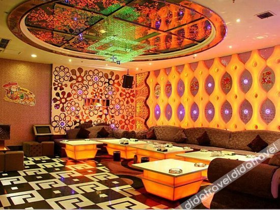Rezen Hotel Taiyuan Wanda Plaza Yunding 4*