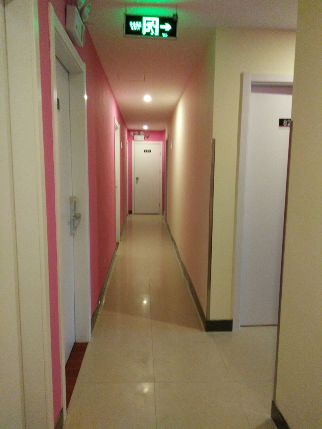 100 Inn (Shanghai Jiangpu Road Metro Station) 2*