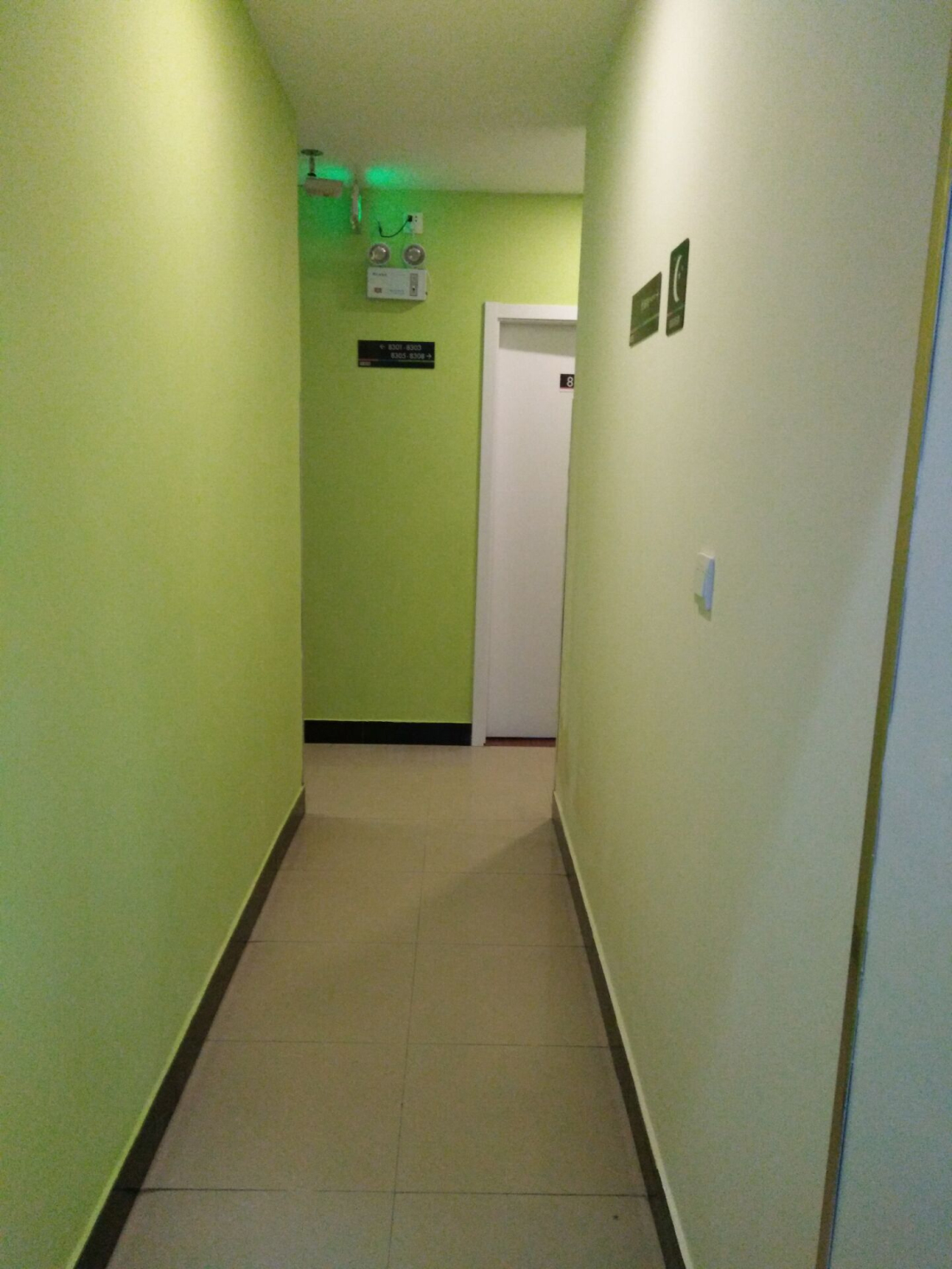 100 Inn (Shanghai Jiangpu Road Metro Station) 2*
