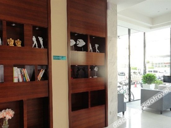 City Comfort Inn Hotel (Shenzhen Pinghu Railway Station China South City) 2*