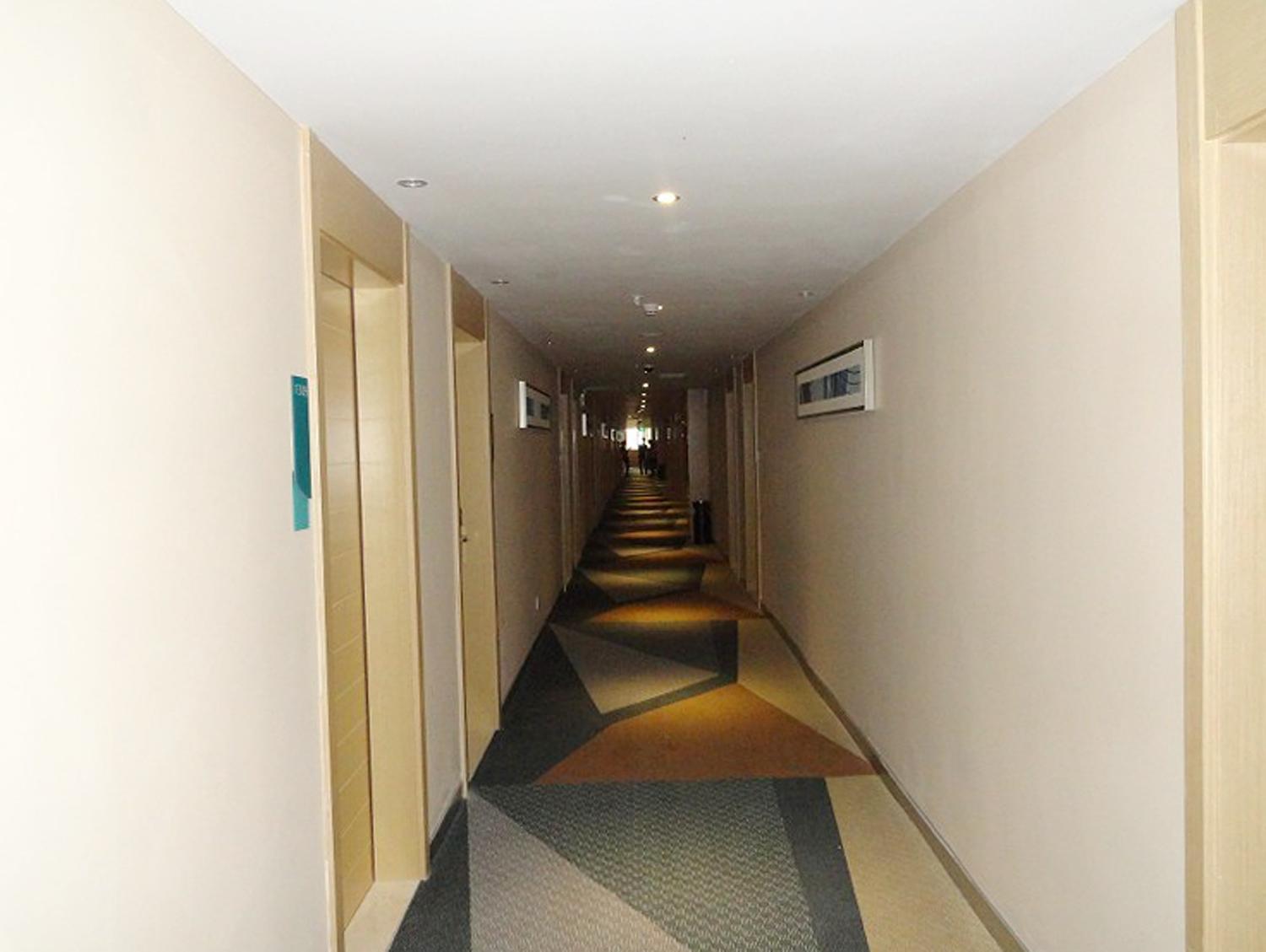 City Comfort Inn Hotel (Shenzhen Pinghu Railway Station China South City) 2*