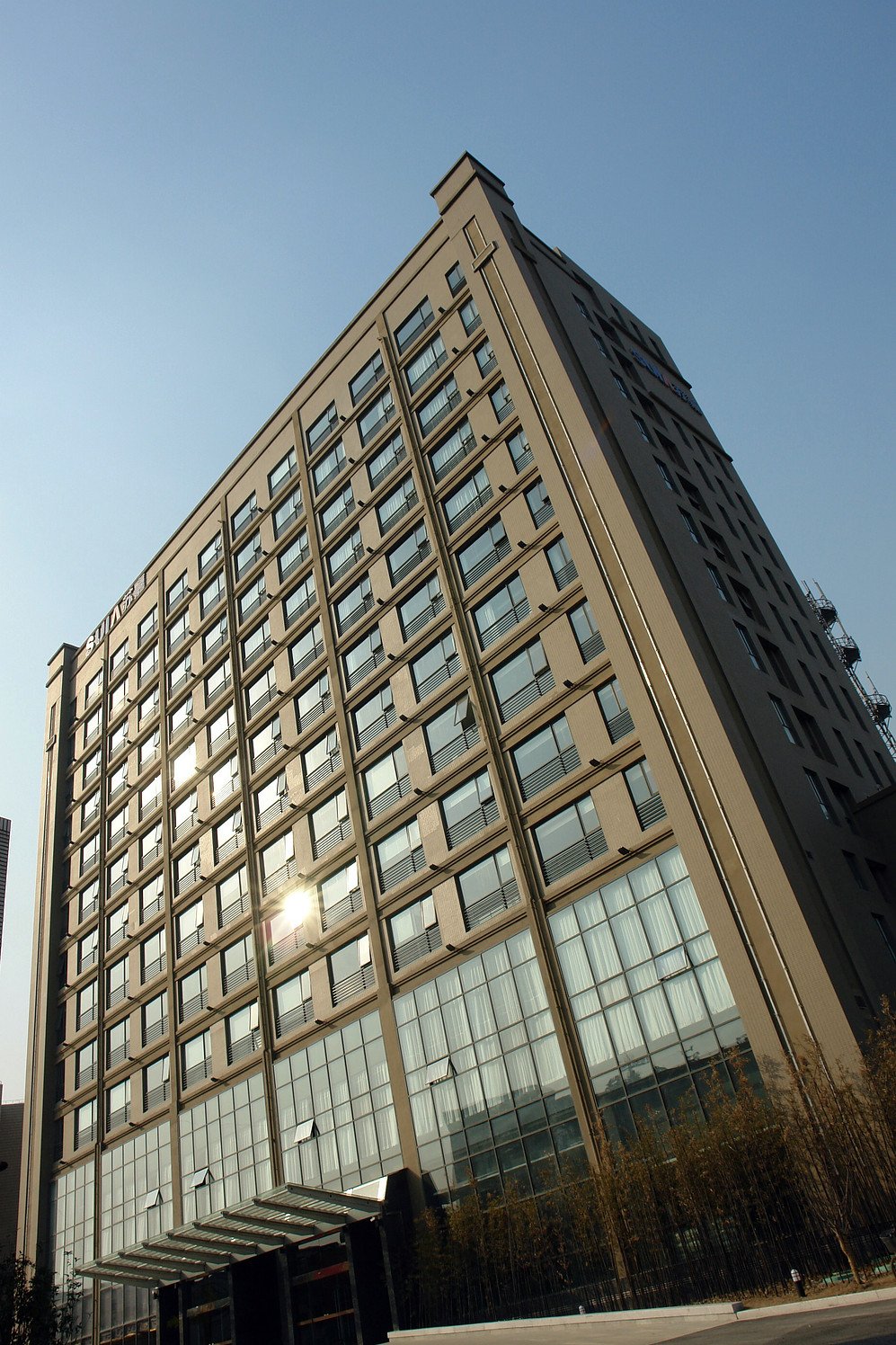 Sujia Jinlong Business Hotel 3*