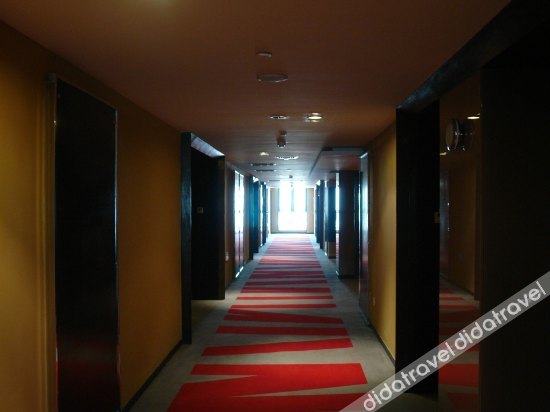 Sujia Jinlong Business Hotel 3*