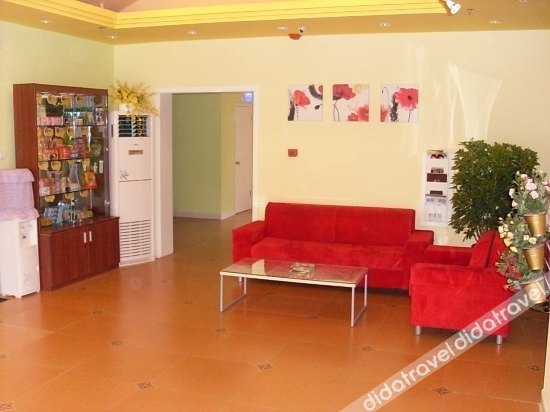 Homeinn Hotel (Shenyang Railway Station West Square Yunfeng North Street Subway Station) 2*