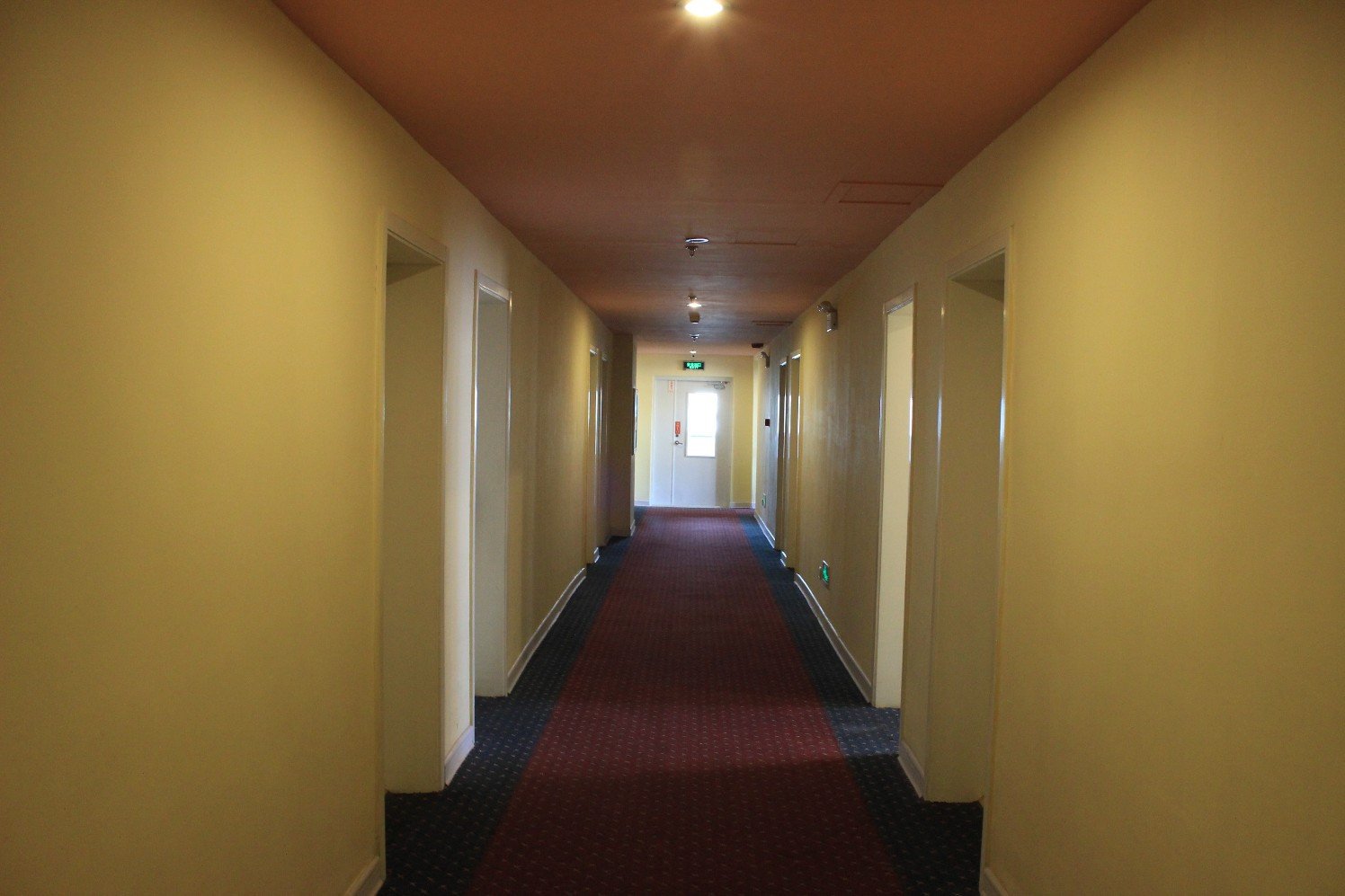 Homeinn Hotel (Shenyang Railway Station West Square Yunfeng North Street Subway Station) 2*
