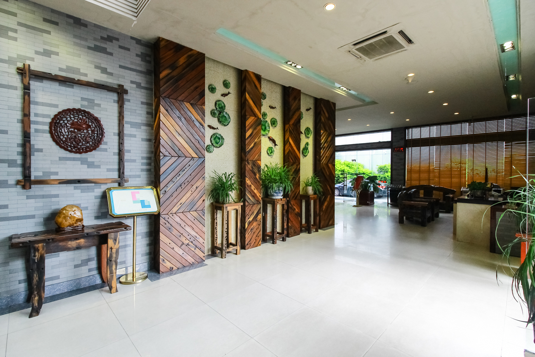 City Comfort Inn Hotel (Beihai Beibu Gulf Square Old Street) 2*