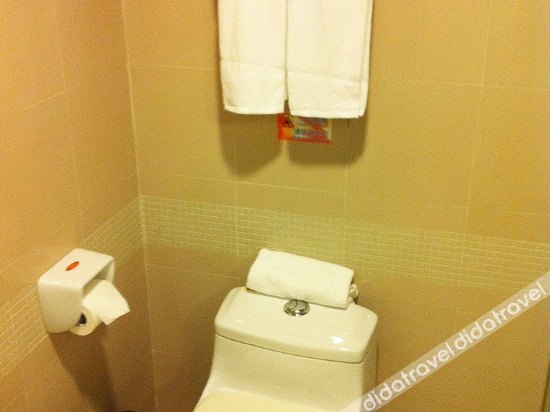 Homeinn Hotel (Shenyangbei Railway Station South Exit) 2*