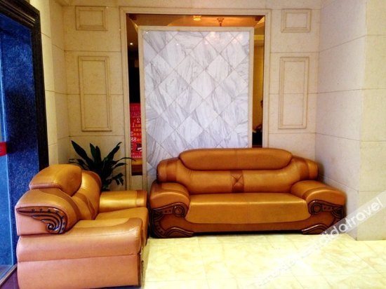 Haoshidai Hotel (Nanning Jiangnan Passenger Station Jinxiang Avenue Subway Station) 2*