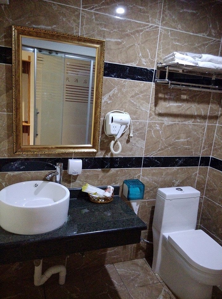 Haoshidai Hotel (Nanning Jiangnan Passenger Station Jinxiang Avenue Subway Station) 2*