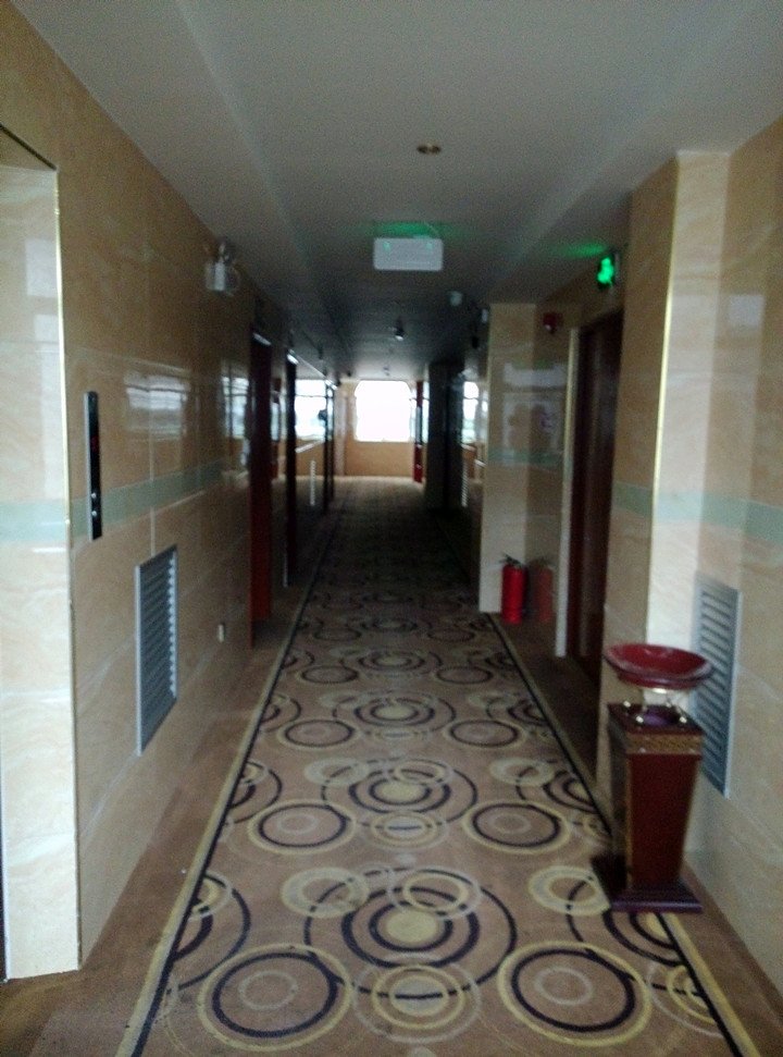 Haoshidai Hotel (Nanning Jiangnan Passenger Station Jinxiang Avenue Subway Station) 2*