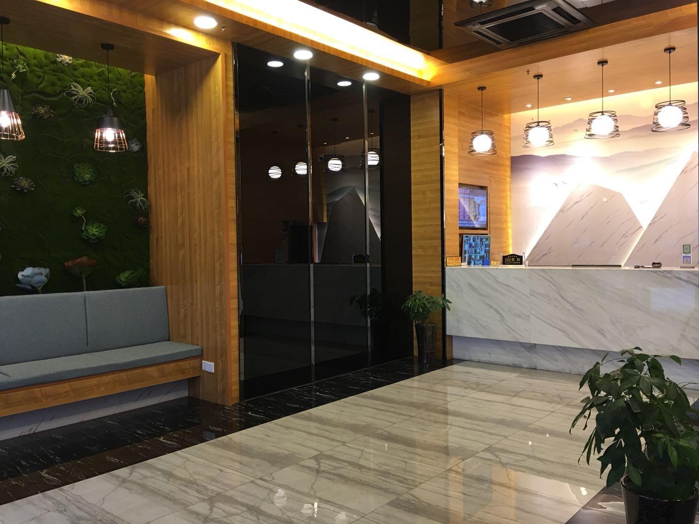 Haoshidai Hotel (Nanning Jiangnan Passenger Station Jinxiang Avenue Subway Station) 2*